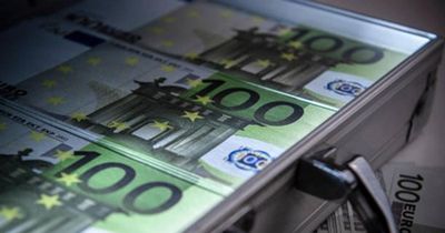 Tỷ giá Euro ngày 1/6: Ngân hàng biến động trái chiều, giá chợ đen giảm đồng loạt