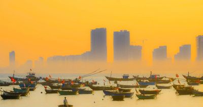 Làng chài dưới bóng đô thị