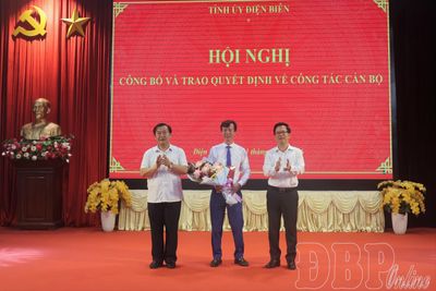 Trao quyết định bổ nhiệm Phó Hiệu trưởng Trường Chính trị tỉnh