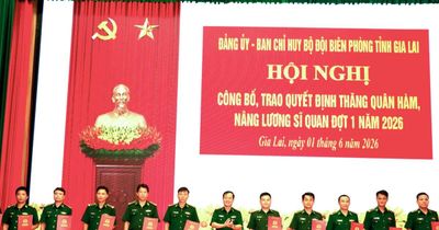 Bộ đội Biên phòng tỉnh Gia Lai trao quyết định thăng quân hàm sĩ quan