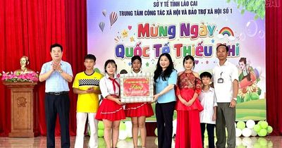 Phó Chủ tịch UBND tỉnh Vũ Thị Hiền Hạnh dự Chương trình vui Tết Thiếu nhi tại Trung tâm Công tác xã hội và Bảo trợ xã hội số 1
