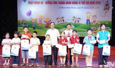 Khai mạc hoạt động hè và tuyên dương thiếu nhi vượt khó học tốt