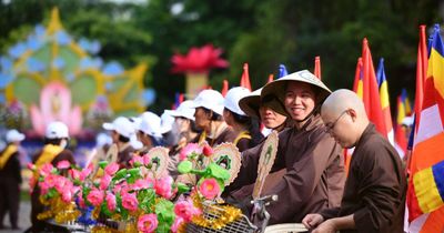 Các tự viện tổ chức Lễ rước Phật, diễu hành xe hoa, Tắm Phật kính mừng Đại lễ Phật đản Phật lịch 2570