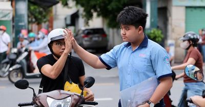 TP. Hồ Chí Minh: Những khoảnh khắc đẹp trong buổi thi đầu tiên vào lớp 10