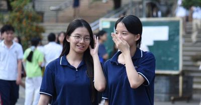 Thí sinh nhận định đề thi chuyên Anh vào lớp 10 Hà Nội: Nhiều dạng câu hỏi mới, độ khó tăng