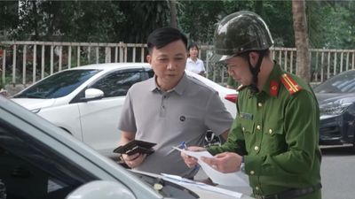 Phường Nghĩa Đô giải quyết điểm nghẽn về giao thông tĩnh