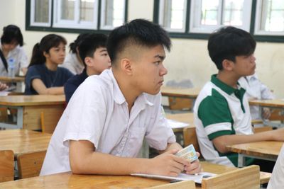 Đề thi môn Toán vào lớp 10 chuyên Tin tại Hà Nội năm 2026