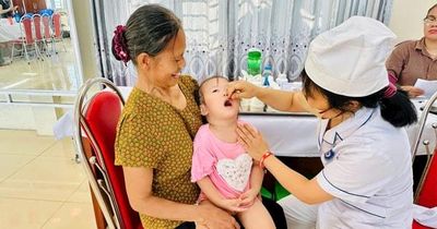 Hơn 1.100 trẻ ở Ứng Thiên được uống Vitamin A trong ngày 1-6