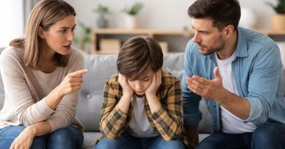 Cha mẹ càng hay nói 4 điều này, con cái càng dễ tổn thương và xa cách