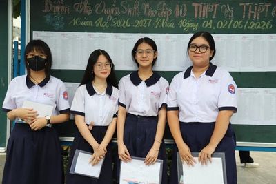 TPHCM: Phụ huynh thấp thỏm, thí sinh quyết tâm trong kỳ thi lớp 10 lớn nhất từ trước tới nay