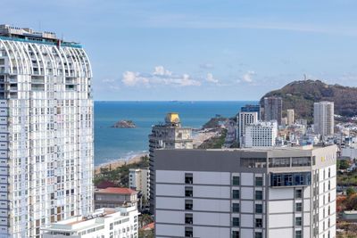 Tái định vị TPHCM theo mô hình siêu đô thị đa cực, hướng biển