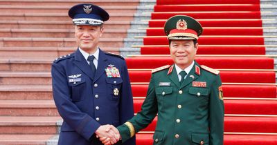 Đại tướng Nguyễn Tân Cương chủ trì lễ đón, hội đàm với Tham mưu trưởng Liên quân Nhật Bản