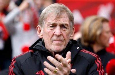 Huyền thoại Kenny Dalglish mắc ung thư