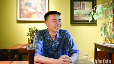 Những nếp nhà Hà Nội trong tranh của họa sĩ Doãn Đức Tiến