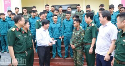 [Ảnh] Bộ đội tham gia hỗ trợ xây dựng trường nội trú liên cấp các xã biên giới ở Đắk Lắk
