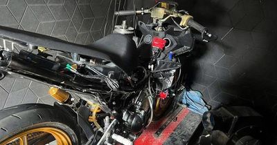 Công an TPHCM phát hiện nhiều tiệm sửa xe sử dụng pin, linh kiện nhập lậu từ Trung Quốc