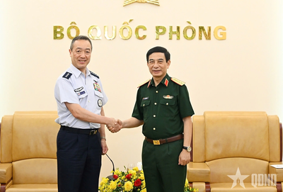 Đại tướng Phan Văn Giang tiếp Đại tướng Uchikura Hiroaki