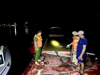 'Sa tặc' sa lưới trên sông