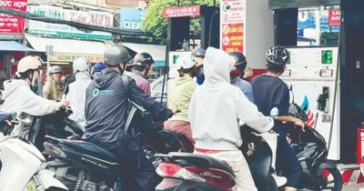 Ngày đầu bán đại trà xăng E10: Cửa hàng tuân thủ, nguồn cung ổn định