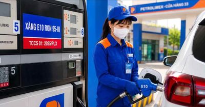 Mua xăng dầu gặp 'bất thường', người dân có thể báo qua ứng dụng 'Quanh tôi'