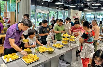 Buffet sầu riêng gây sốt, vé luôn trong tình trạng 'cháy chỗ'