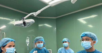 Phẫu thuật thành công u quái buồng trứng ở bé gái 6 tuổi tại Quảng Ngãi