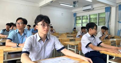 Đề Toán tuyển sinh lớp 10 TPHCM không đánh đố, độ phân hóa vừa phải