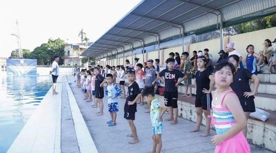 Dạy bơi miễn phí cho trẻ em trong dịp hè ở Quảng Ninh