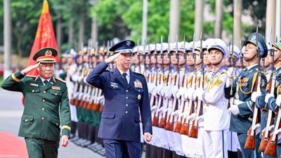 Việt Nam sẵn sàng tiếp nhận học viên quốc phòng Nhật Bản sang học tiếng Việt