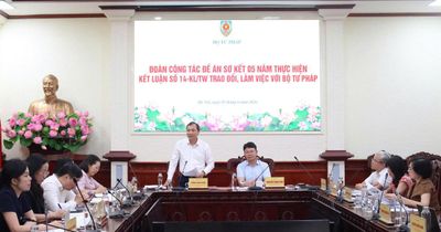 Khuyến khích, bảo vệ cán bộ năng động, sáng tạo vì lợi ích chung