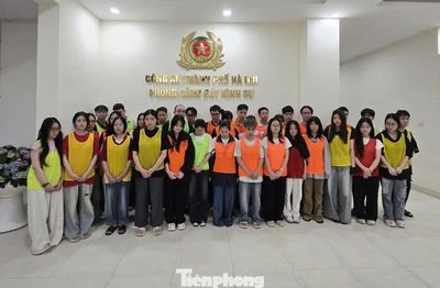 Hà Nội: Bắt giám đốc công ty cùng 17 đối tượng giúp quảng cáo web đánh bạc