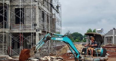 Tăng tốc '3 ca, 4 kíp' thi công trường nội trú biên giới
