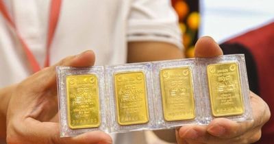 Thị trường vàng đảo chiều, SJC lùi về 157,5 triệu đồng/lượng