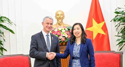 Việt Nam-Pháp phát huy vai trò trụ cột của hợp tác kinh tế-thương mại