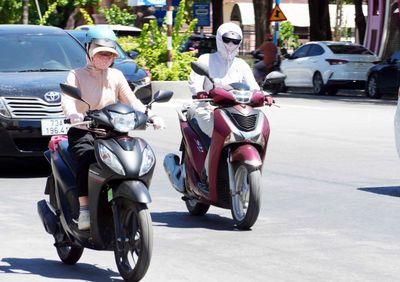 Thời tiết ngày 2/6: Nắng nóng bao trùm Bắc Bộ, cảnh báo mưa lớn ở Nam Bộ