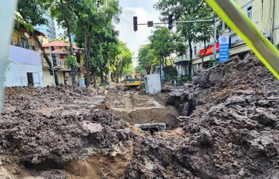 Đại công trường chống ngập vẫn ngổn ngang giữa trung tâm Hà Nội