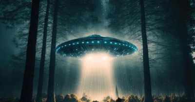 Lầu Năm Góc lộ video UFO hình người khiến giới chuyên gia sốc nặng