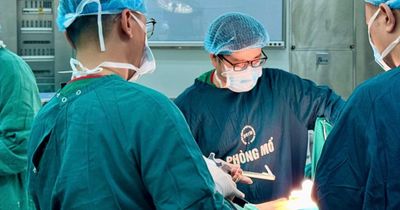 Khối u gan phình gấp 10 lần sau vài tháng do dùng thuốc nam truyền miệng