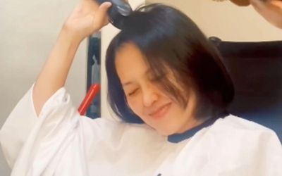 Nữ ca sĩ đang nổi tiếng bất ngờ mắc ung thư, bật khóc khi cạo trọc đầu để điều trị