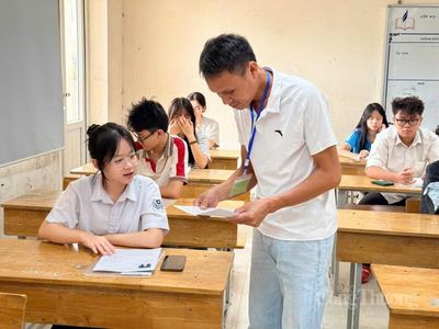 Hà Nội huy động gần 2.300 cán bộ, giáo viên tham gia chấm thi lớp 10