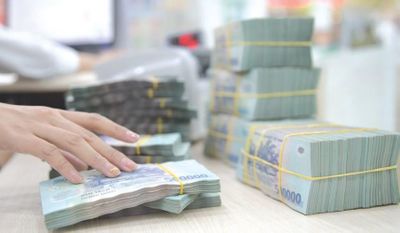 Thanh khoản ngân hàng chịu sức ép từ nhiều phía