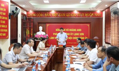 Đồng chí Phó Bí thư Tỉnh ủy làm việc với Ban Nội chính Tỉnh ủy