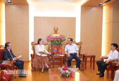 Lãnh đạo UBND tỉnh tiếp xã giao Đại sứ Mông Cổ tại Việt Nam
