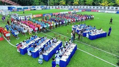 Liên quân Vinataba - Thuốc lá Thăng Long xuất sắc giành vé vào Vòng Chung kết Giải Bóng đá Công nhân, Viên chức Việt Nam năm 2026
