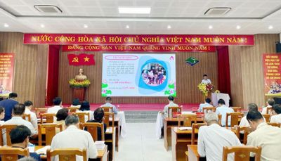 Bí thư chi bộ khu dân cư, cầu nối đưa tín dụng chính sách đến gần dân