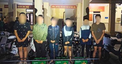Khởi tố 12 thanh thiếu niên mang hung khí gây náo loạn đường phố