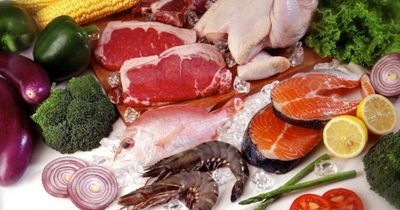 Mùa hè nắng nóng đỉnh điểm, chuyên gia nhắc lại 6 nguyên tắc ăn uống tưởng quen thuộc nhưng rất nhiều người làm sai