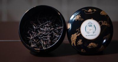 Chỉ là những lá trà khô nhỏ bé nhưng trị giá gần 5 tỷ đồng/kg, được giới nhà giàu săn lùng ráo riết: Muốn mua không chỉ cần tiền mà còn phải có 'quan hệ'