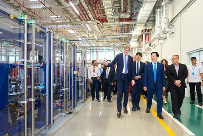 TP.HCM xác định 8 nhiệm vụ để kinh tế tăng trưởng 2 con số liên tục trong 20 năm