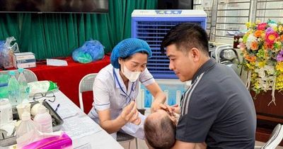 Phường Việt Hưng phấn đấu 99,8% trẻ trong độ tuổi được uống Vitamin A đợt 1